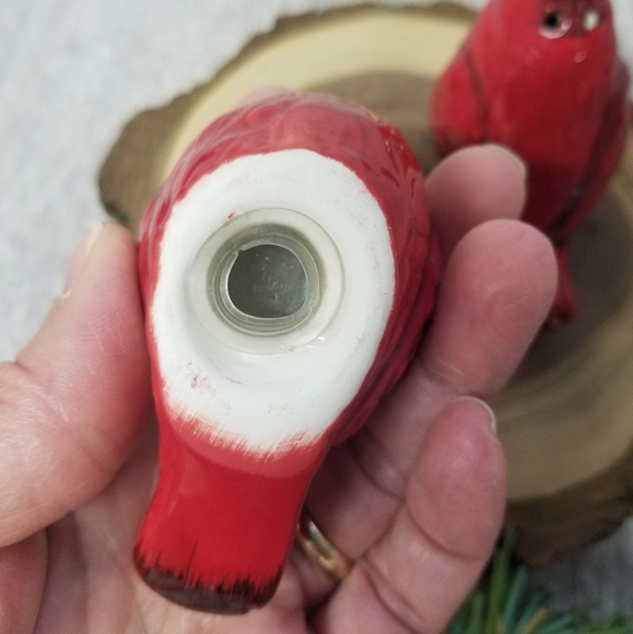 Cardinal salt and pepper shakers with stand - Picture 3 of 13
